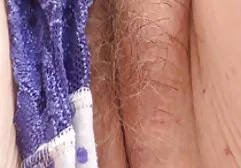 Es ist eine ziemlich sexy, vollbusige Mutter, die beschlossen hat, ihre Stärke im Pornogeschäft zu xxx hd german testen und sich einem Casting unterzieht. Der verdorbene Regisseur wird prüfen, welche Art von Überlastung die Muschi dieser Schlampe überlasten kann