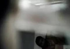 Die german free xxx reife Rothaarige Gunda masturbiert mit einem roten Dildo