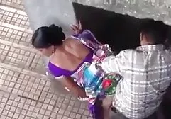 Die Frau german outdoor xxx machte ein originelles Geschenk zum Geburtstag ihres Mannes, brachte eine junge Schlampe ins Haus, setzte sich auf das Sofa und sah mit Vergnügen zu, wie ihr Liebhaber sie hart fickte