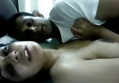 Hübsche Schlampe auf dem Bett german xxx free video gefickt