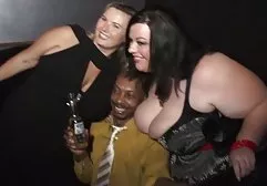 Brünette nach free german young porn der Party wird von einem Kerl gefickt