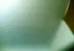 Eine Studentin bereitete sich auf Prüfungen vor, als Räuber in ihr Zimmer stürmten und sahen, wie ihr runder Arsch und ihre engen Brüste von ihren Kleidern gerissen und german hd porn videos gefickt wurden