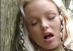 Junge blonde Käuferin hat Sachen gestohlen und mit einer german porn video tube Wache gefickt