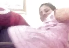 Die Badewanne ist mit Schaum gefüllt, eine vollbusige Brünette spritzt hinein, um das Bild zu vervollständigen, gibt es nicht genug einen Kerl mit einem dicken Schwanz, und hier ist er, mutter tube deutsch er kennt seinen Job, leckt die Schlampenlöcher und hämmert sie mit seinem schweren Schwanz