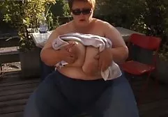 Die classic porn deutsch vollbusige Blondine Courtney Taylor wird von einem jungen Masseur gefickt