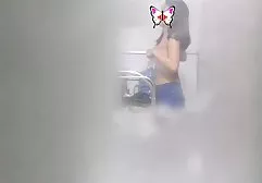 Eine reife Hündin ruft eine Prostituierte an, die im Voraus german live cam porn Geld verlangt, einen dicken Strap-On anzieht und diese unersättliche Mama hart fickt