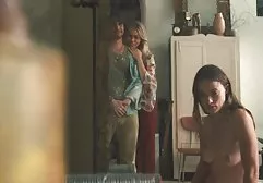 Die reife porn video deutsch Brünette wird von zwei Schwänzen gefickt und gießt ihr Sperma ein